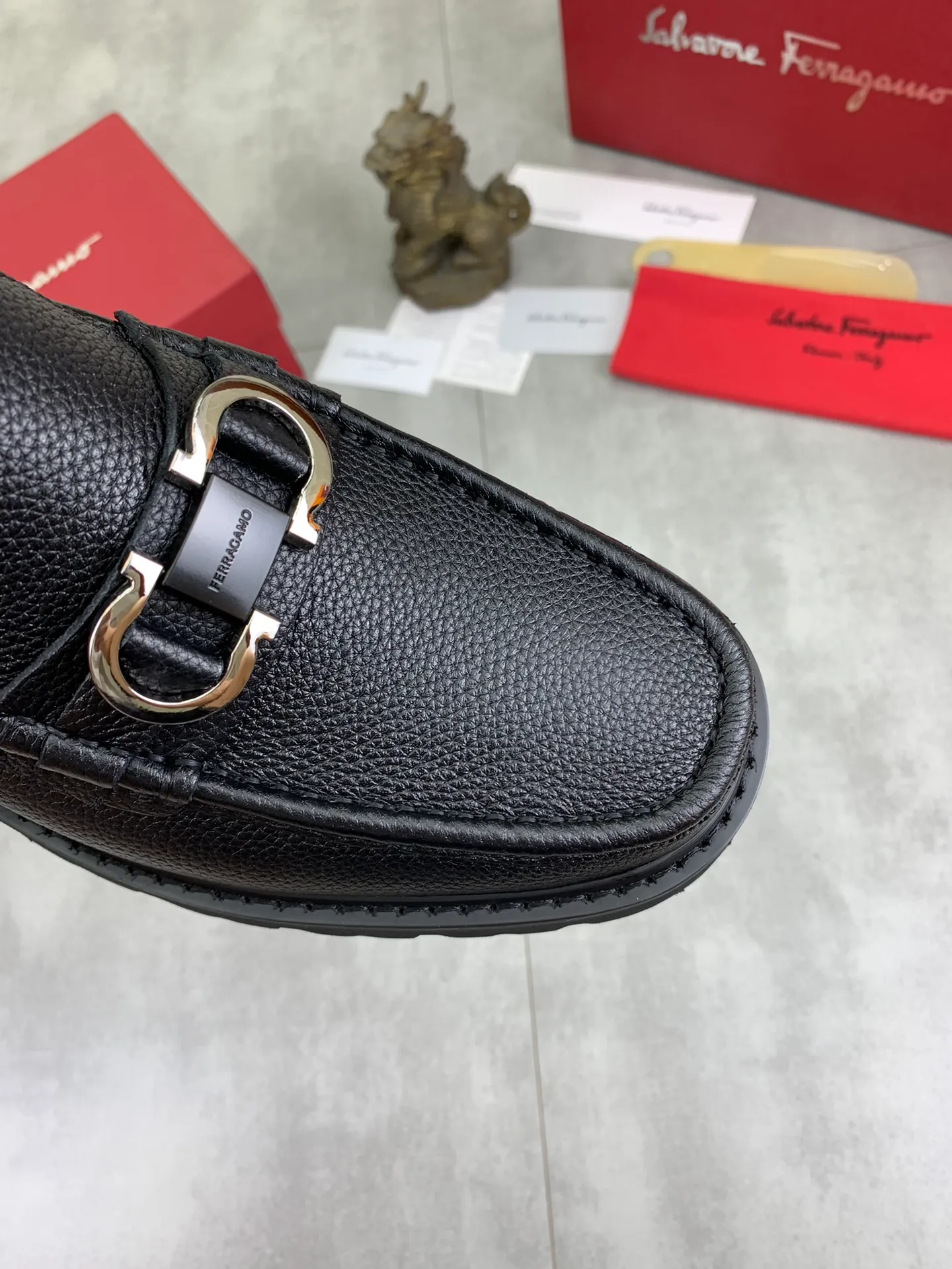 Men's Men's Shoes 💰P460💰[New Style] Water-dyed Niuli 🆘[Salvatore Ferragamo] Ferragamo's latest casual business leather shoes for men! Available at counters simultaneously! The fabric is made of specially imported original calfskin, the lining is made of imported water-dyed cowhide, and the original lightweight foam outsole is absolutely luxurious and leads the fashion trend. Matching code: 38-45; 4️⃣ colors available
